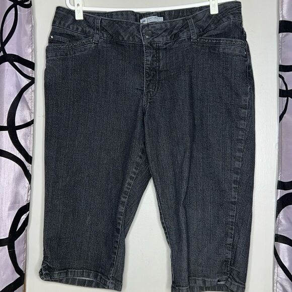 Lee natural fit black denim shorts, size 18W - Picture 1 of 8
